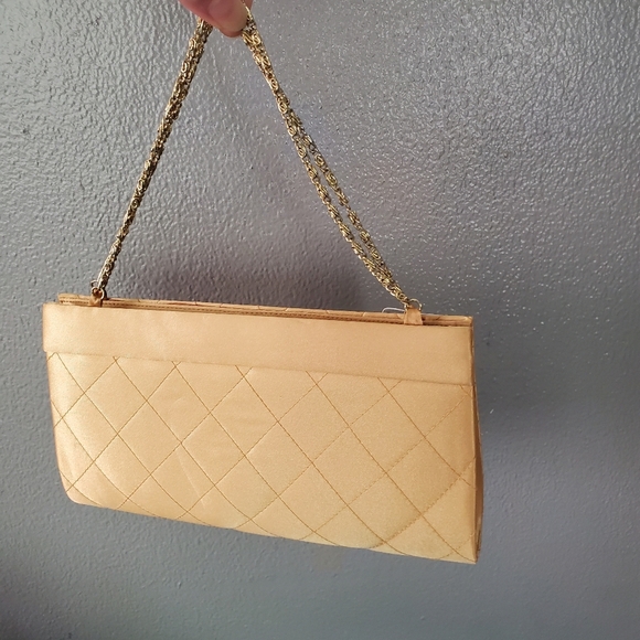 Bijoux Terner gold chain handle evening handbag clutch - Picture 8 of 8